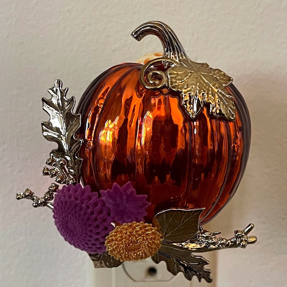Bath & Body Works Wallflower‎ Plug In Pumpkin Flower Orange Gold Purple Fall